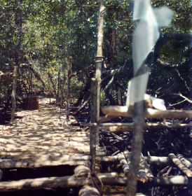 KLMLatrine_Bivak_Waigeo_1961.jpg