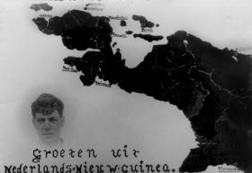 Koos Beelen doet de groeten uit Nederlands Nieuw-Guinea.carol/koos.jpg