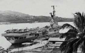 Het Vliegkampschip De Karel Doorman te Manokwari. carol/dick map4.jpg