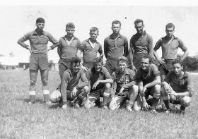 Scannen0095Voetbal Biak.jpg
