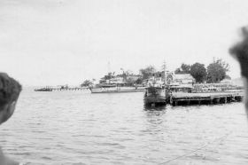 Waigeo-Sorong, mei 1961, carol,hr.ms (2).jpg