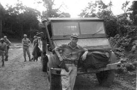 Jan v Gemert met PVK te Manokwari,c@rol/map,071208.jpg